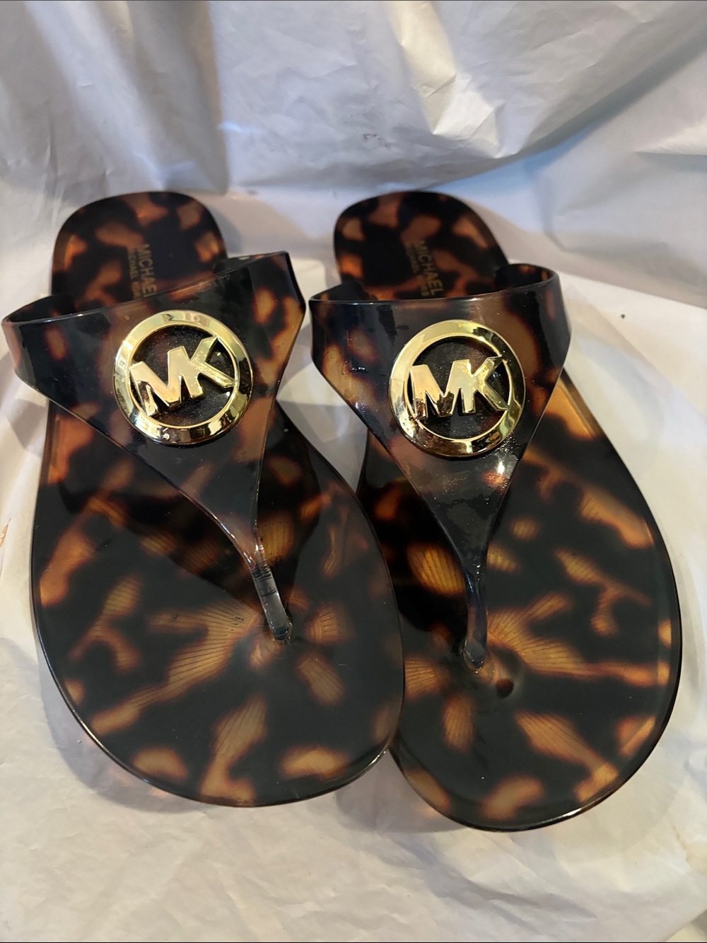 Michael Kors Tortoiseshell Logo Thong Sandals in Brown and Black - Picture 3 of 4